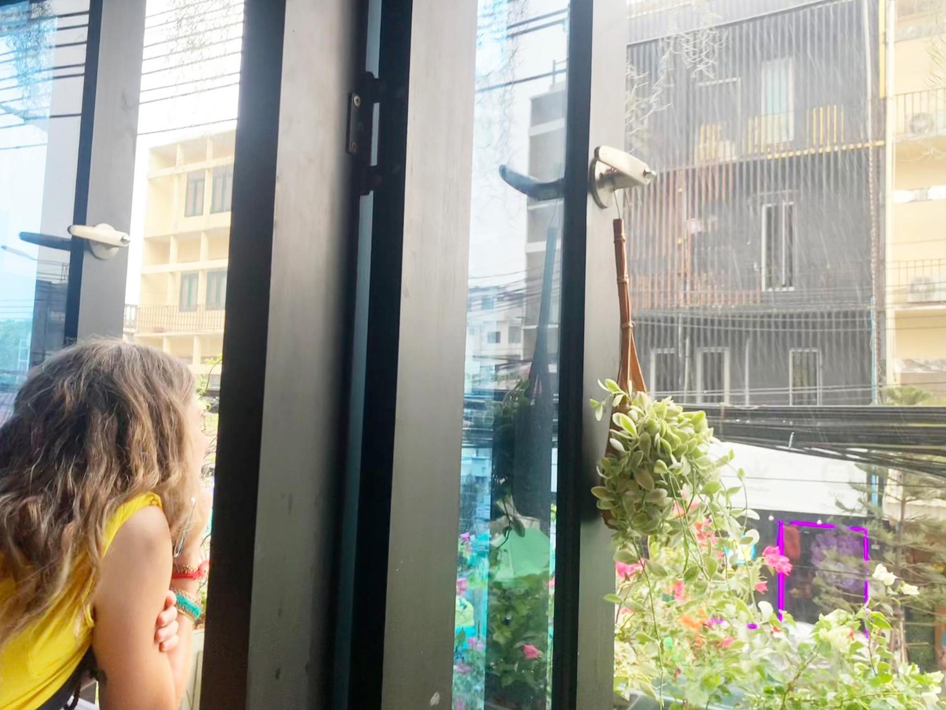 Susu Khaosan Hostel Bangkok Exterior foto