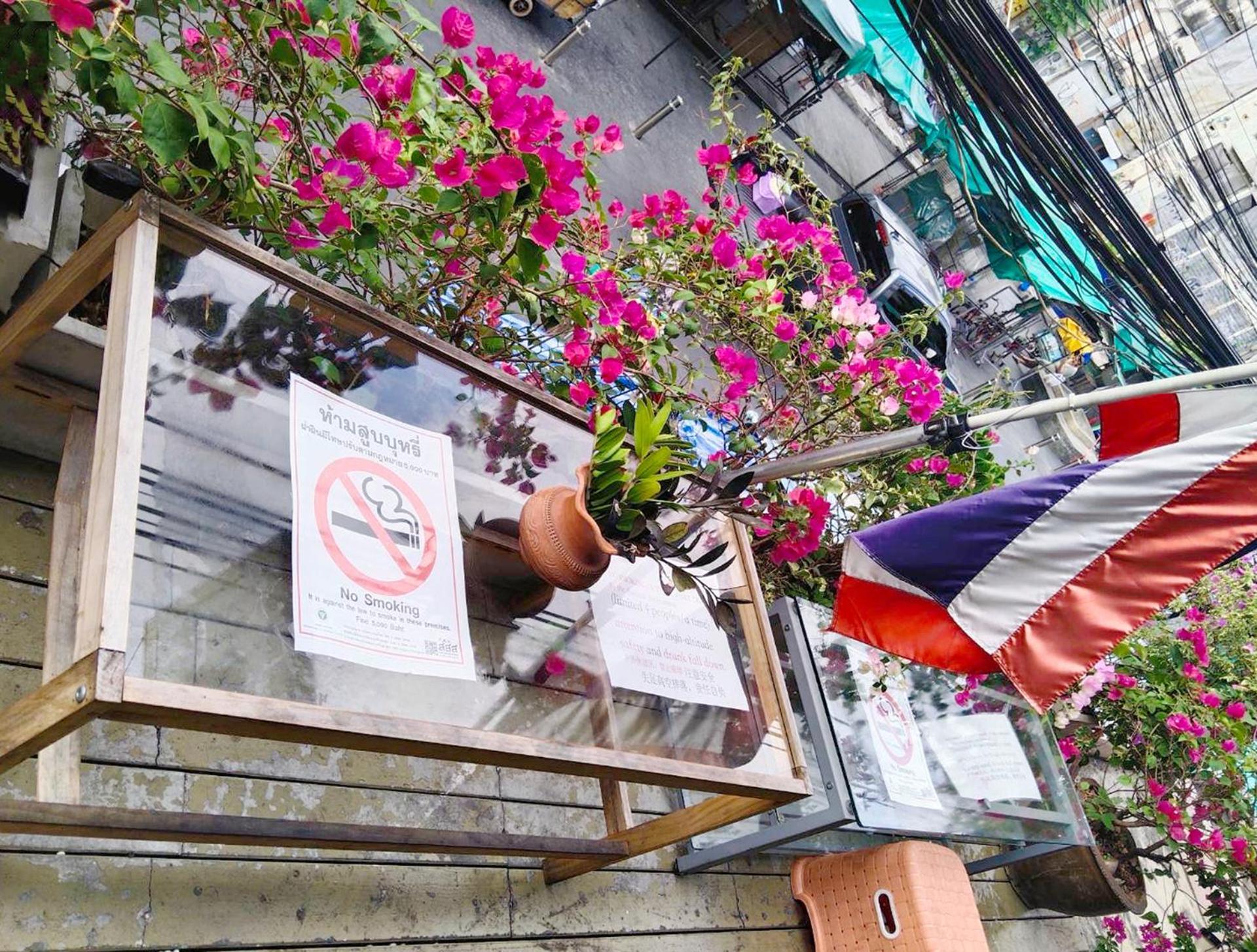 Susu Khaosan Hostel Bangkok Exterior foto